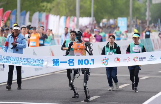 人赛跑比汽车飞机火车都要强新葡京娱乐城人类第一次机器(图10)